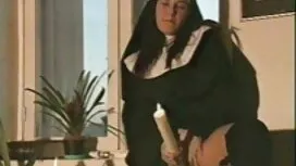 امرأة شابة الدهون مغ ...