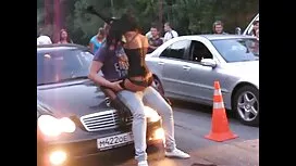 دعا الرجل في الغرفة  ...