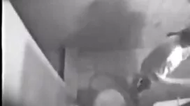 لاعبة جمباز مع أصابع ...