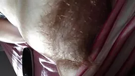 شقراء في الحمام يشق  ...