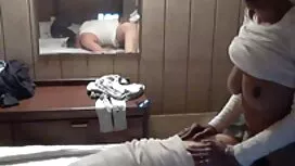 الزنجي تسحب اثنين كس ...