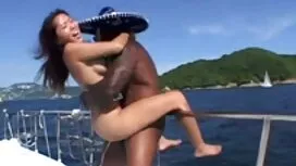 مزق ثلاثة سنتات فتاة ...
